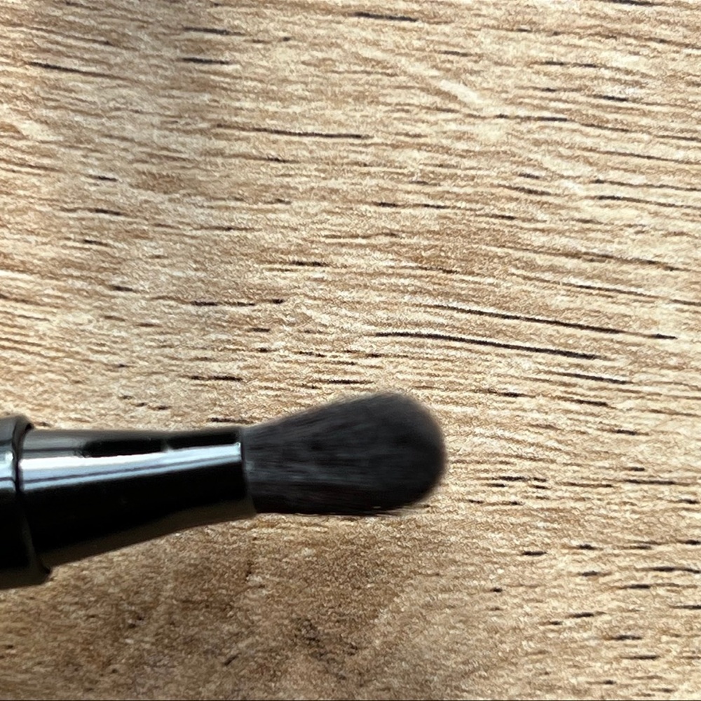 Chanel N°200 Retractable Dual-Ended Eyeshadow Brush N°200 ~NEW~ - Picture 5 of 14